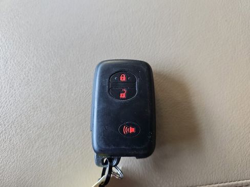 Used 2016 Toyota 4Runner Limited image 37