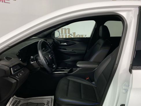 Used 2024 Buick Envista Sport Touring w/ Convenience I Package image 11