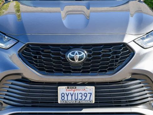 Certified 2022 Toyota Highlander XSE image 5