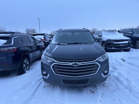 Used 2019 Chevrolet Traverse LT image 2