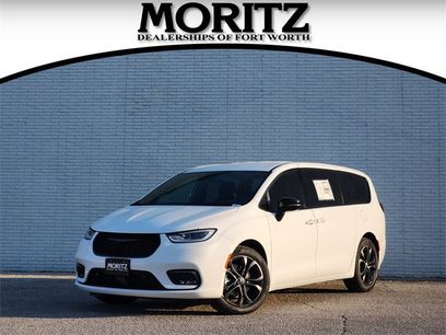 New 2026 Chrysler Pacifica Select