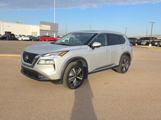 Used 2022 Nissan Rogue SL video 2