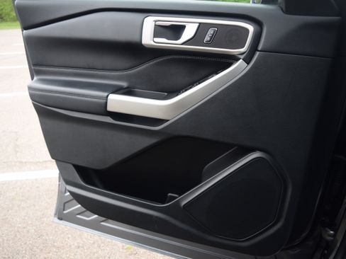 Used 2023 Ford Explorer XLT w/ Equipment Group 202A image 19