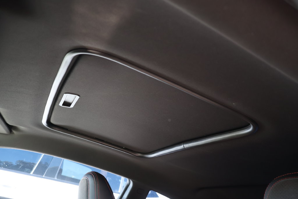 Used 2020 Chevrolet Camaro ZL1 RWD image 32