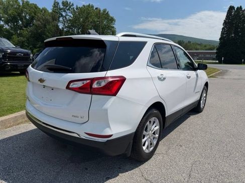 Used 2018 Chevrolet Equinox LT w/ Sun & Infotainment Package AWD/4WD image 3
