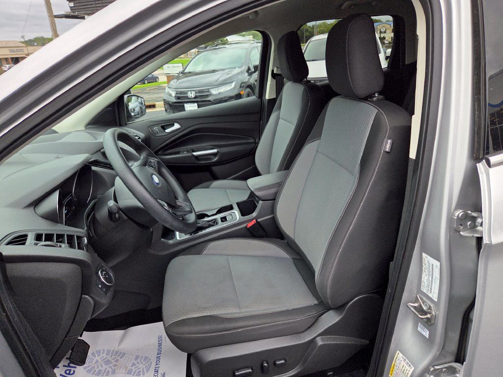 Used 2019 Ford Escape SE FWD image 15