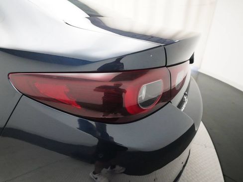 Used 2024 MAZDA MAZDA3 s FWD image 31