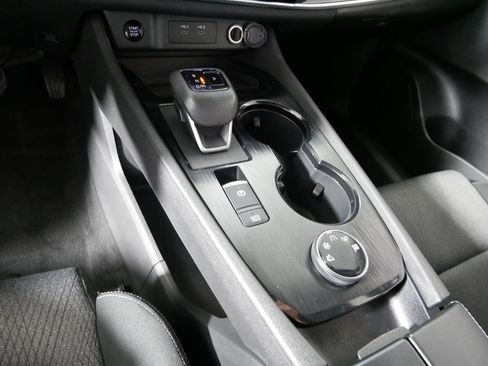 Used 2025 Nissan Rogue SV AWD/4WD image 24