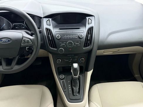 Used 2015 Ford Focus SE image 31