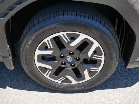 Certified 2025 Subaru Forester Premium AWD/4WD image 15