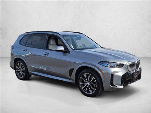 Used 2026 BMW X5 xDrive40i w/ M Sport Package image 3
