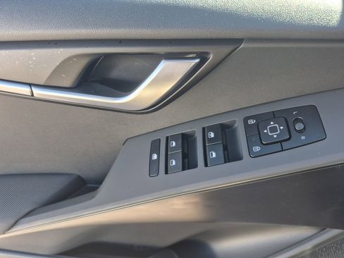 New 2026 Kia Niro LX image 7