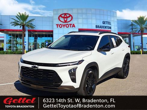 Used 2025 Chevrolet Trax ACTIV w/ Sunroof Package image 1