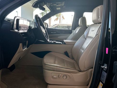 Used 2024 Cadillac Escalade Premium Luxury image 10