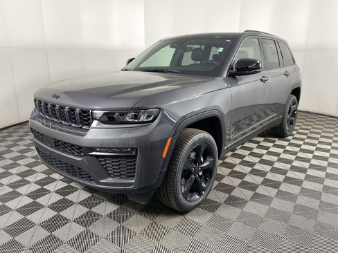 New 2026 Jeep Grand Cherokee Limited image 11
