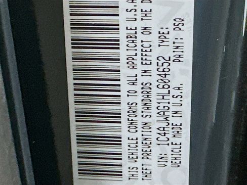 Used 2017 Jeep Wrangler Sport image 12