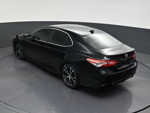 Used 2020 Toyota Camry SE FWD image 22