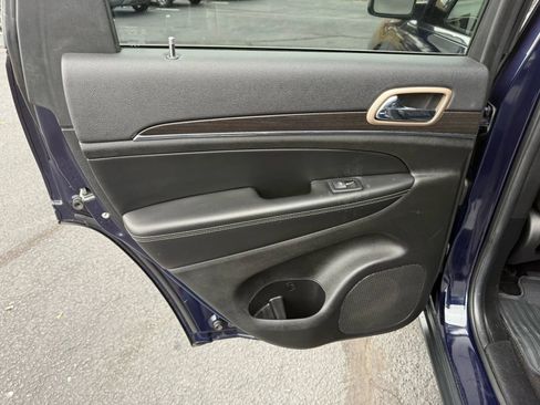 Used 2015 Jeep Grand Cherokee Limited AWD/4WD image 29