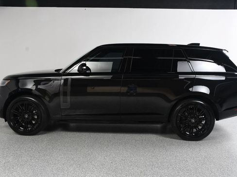Used 2025 Land Rover Range Rover Long Wheelbase SE AWD/4WD image 4