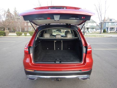 Used 2017 Mercedes-Benz GLC 300 4MATIC w/ Premium 2 Package image 27