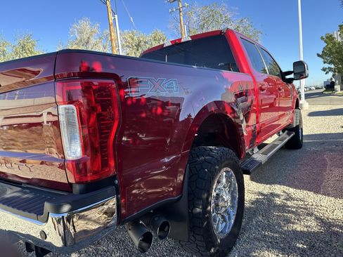 Used 2019 Ford F350 Lariat w/ Lariat Value Package AWD/4WD image 5