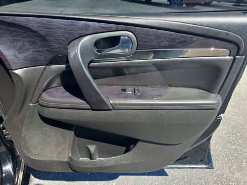 Used 2017 Buick Enclave Leather w/ Trailering Package FWD image 18