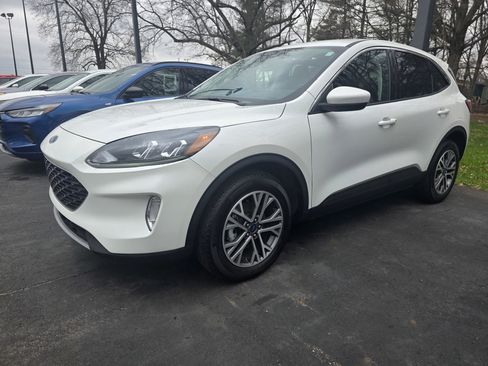 Used 2022 Ford Escape SEL w/ Class II Trailer Tow Package image 1