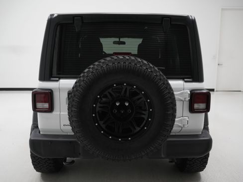 Used 2018 Jeep Wrangler Unlimited Sport S image 5