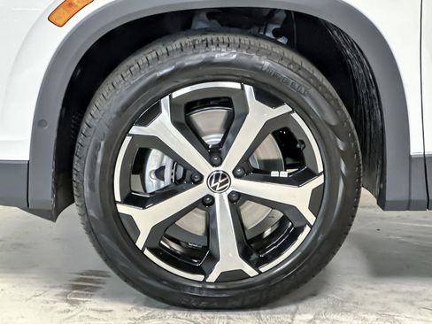 New 2026 Volkswagen Tiguan SE image 24