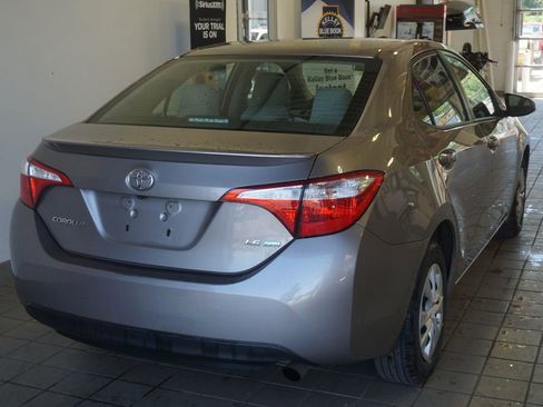 Used 2015 Toyota Corolla LE FWD image 10