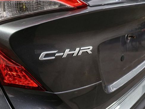 Used 2018 Toyota C-HR XLE image 9