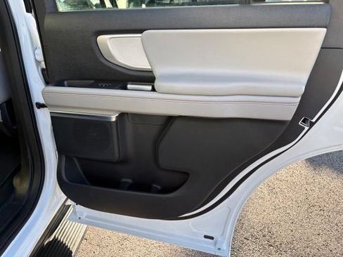 Certified 2025 Ford Expedition Active AWD/4WD image 43