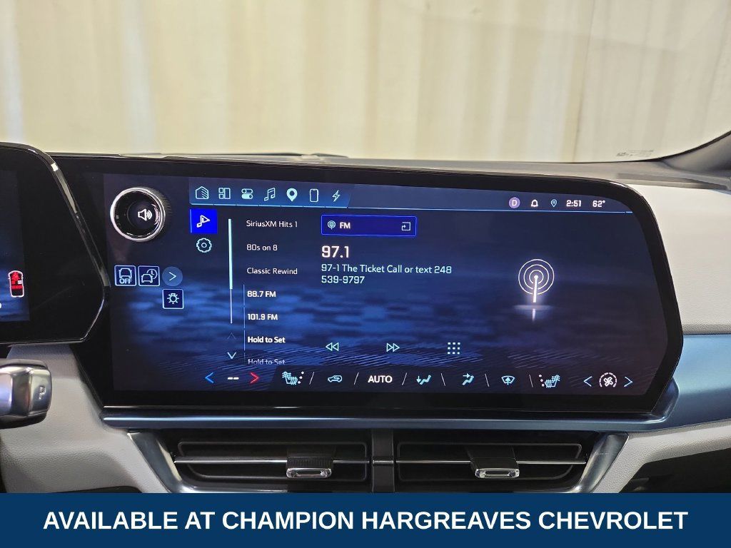Used 2025 Chevrolet Equinox EV LT w/ Convenience Package AWD/4WD image 17