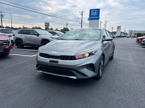 Used 2023 Kia Forte LXS w/ LXS Technology Package FWD image 1