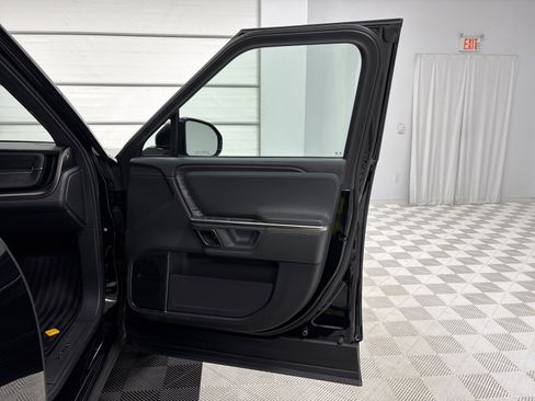 Used 2024 Rivian R1S Adventure AWD/4WD image 18