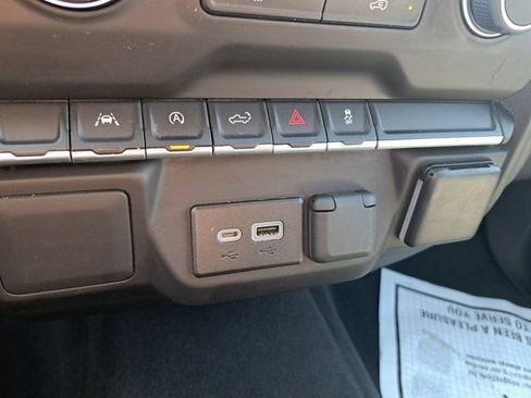 Used 2022 Chevrolet Silverado 1500 Custom AWD/4WD image 19