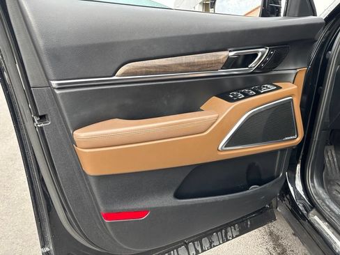 Used 2022 Kia Telluride SX w/ SX Prestige Package AWD/4WD image 9