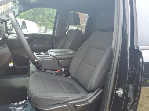 Used 2020 Chevrolet Silverado 1500 Custom w/ Custom Value Package RWD image 17