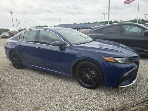 Used 2024 Toyota Camry XSE FWD image 2