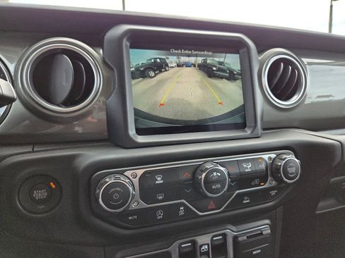 Used 2023 Jeep Wrangler Sahara AWD/4WD image 29