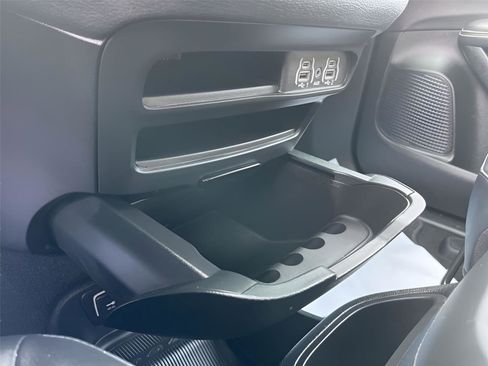 Used 2024 Chrysler Pacifica Touring-L w/ S Appearance Package image 18