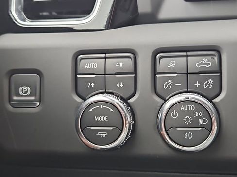 Used 2025 GMC Sierra 2500 Denali Ultimate AWD/4WD image 24