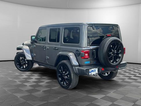 Used 2025 Jeep Wrangler Unlimited Sahara w/ Safety Group AWD/4WD image 2