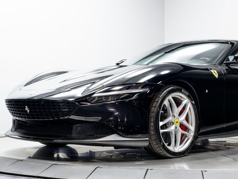 Used 2022 Ferrari Roma RWD image 4