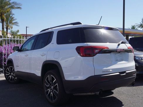 Used 2019 GMC Acadia SLT w/ Black Edition FWD image 2