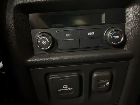 Used 2022 Chevrolet Traverse RS w/ LPO, "Hit The Road" Package AWD/4WD image 21