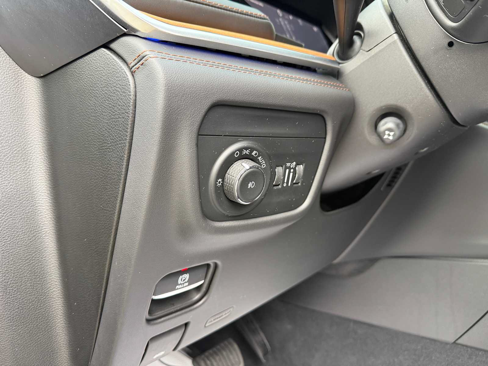 Certified 2023 Jeep Grand Cherokee Summit AWD/4WD image 9