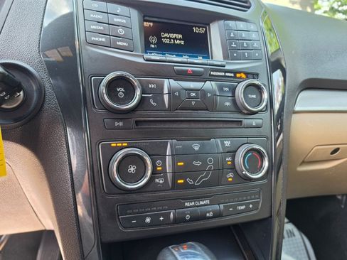 Used 2017 Ford Explorer 4WD image 16