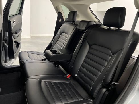 Used 2024 Ford Edge SEL AWD/4WD image 16