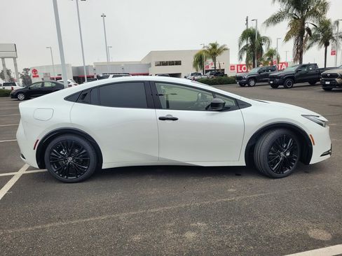 New 2026 Toyota Prius Plug-In Hybrid FWD image 4